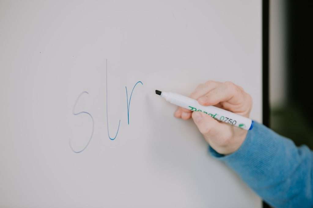 Bliver skrevet på et whiteboard